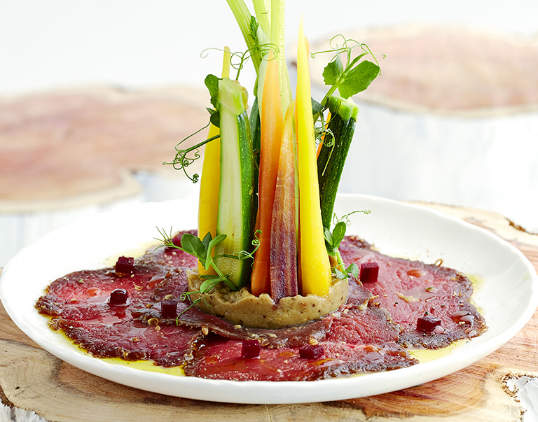 Carpaccio van cervena met groentengarnituur