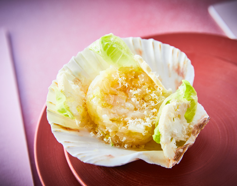 Tartaar van coquilles met hazelnoot en bloemkool