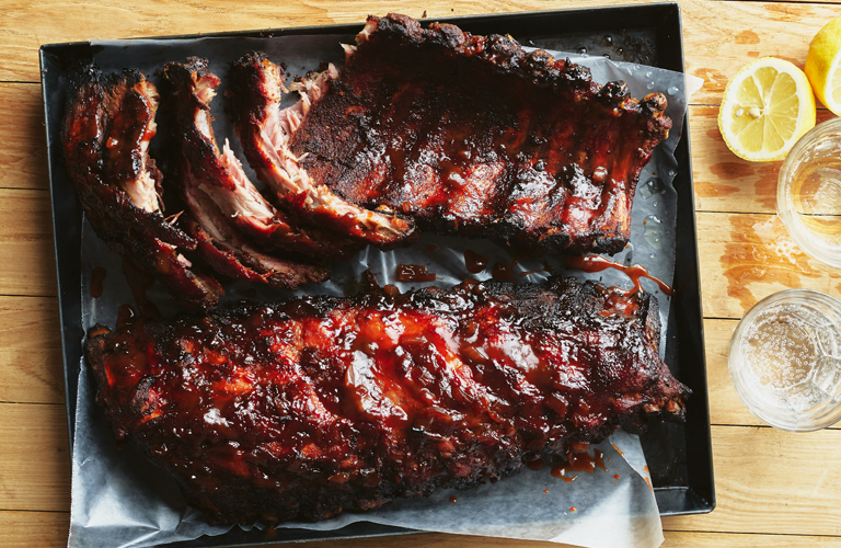 De lekkerste spareribs maak je van goed vlees en een lekkere marinade. Je hebt er misschien al heel wat geproefd in je leven, maar deze ga je niet snel vergeten.